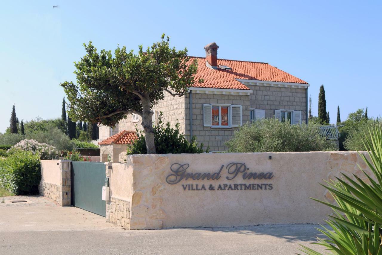 Villa Grand Pinea Čilipi Exterior foto